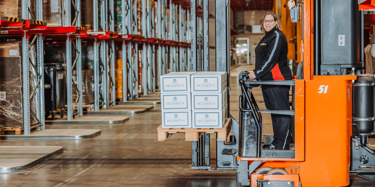 Logistiker EFZ (a) Schachen Logistiker EFZ (a) Schachen