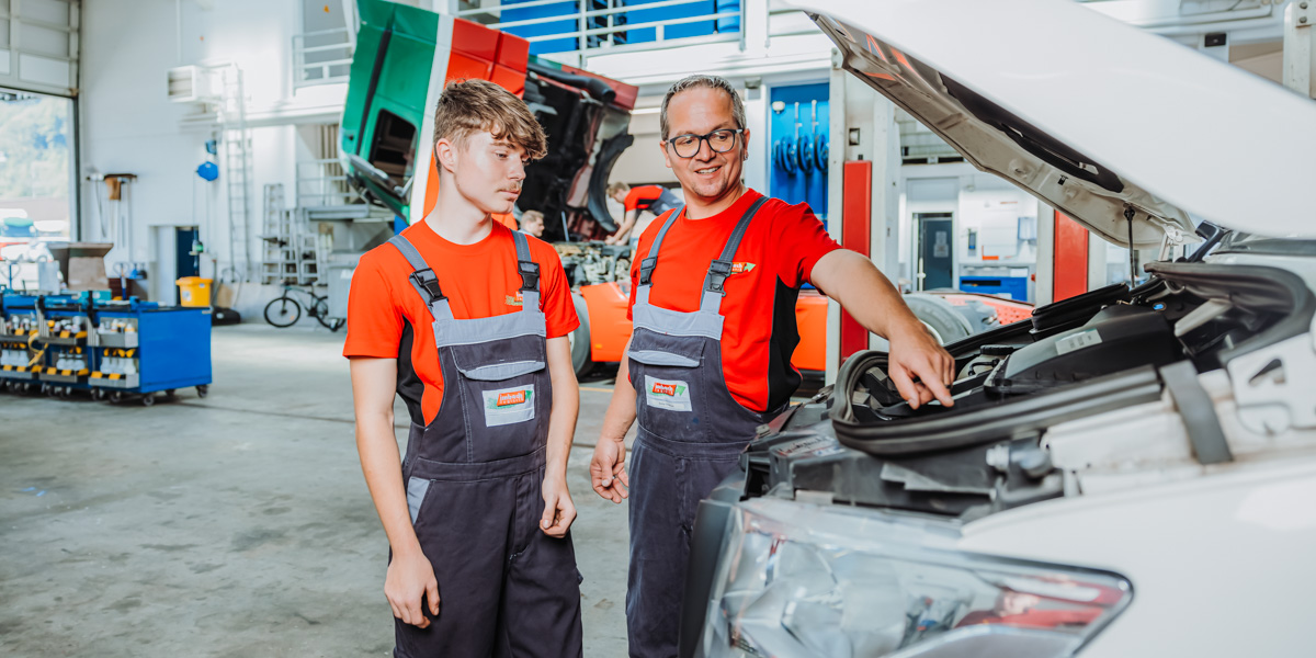 LKW- oder Landmaschinenmechaniker (a) LKW- oder Landmaschinenmechaniker (a)